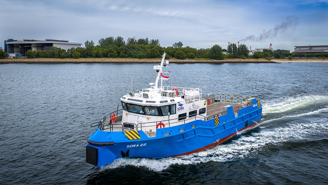 Offshore support vessel operating in open water